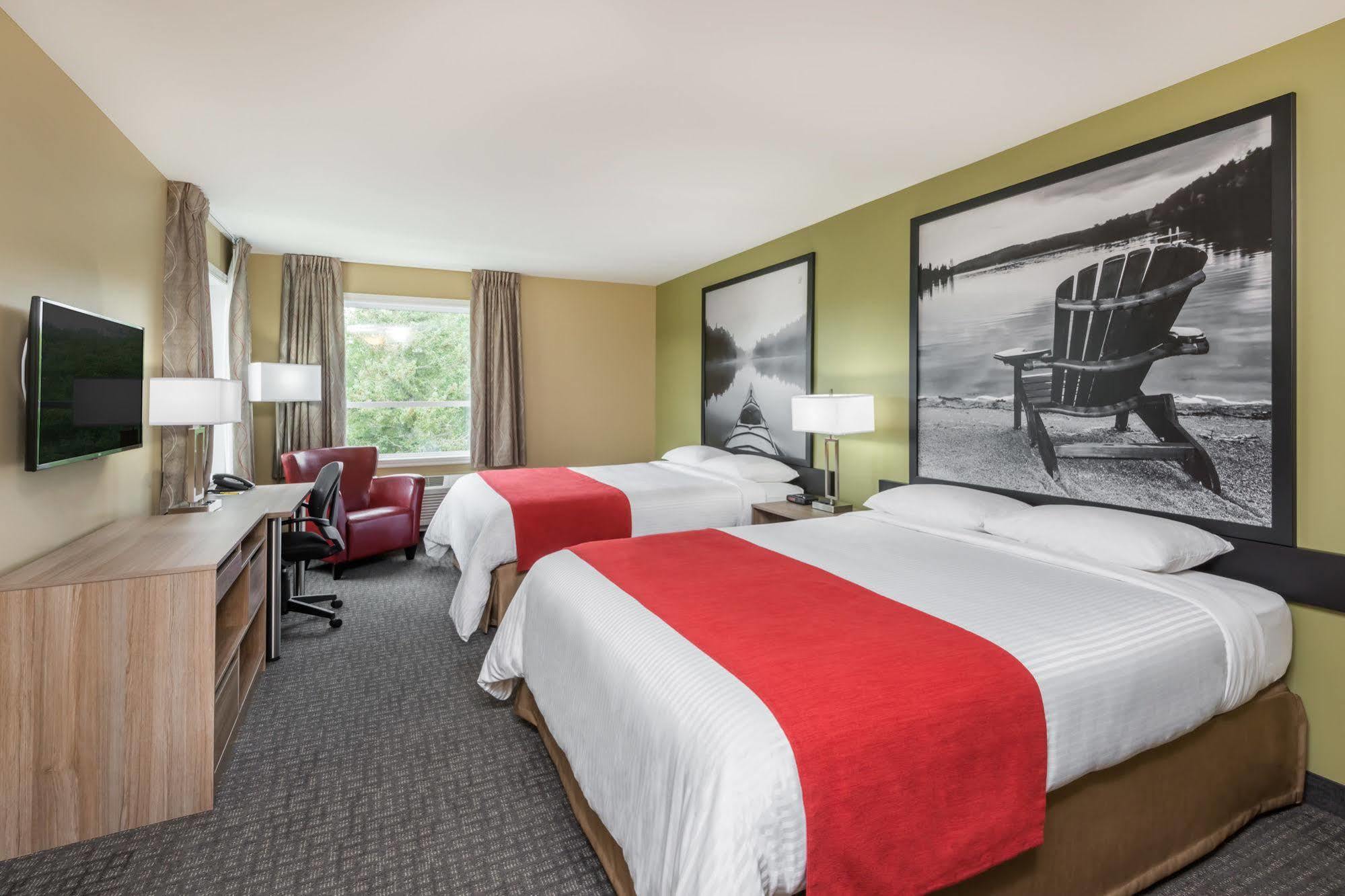 Super 8 By Wyndham Mont Laurier Hotel Kültér fotó